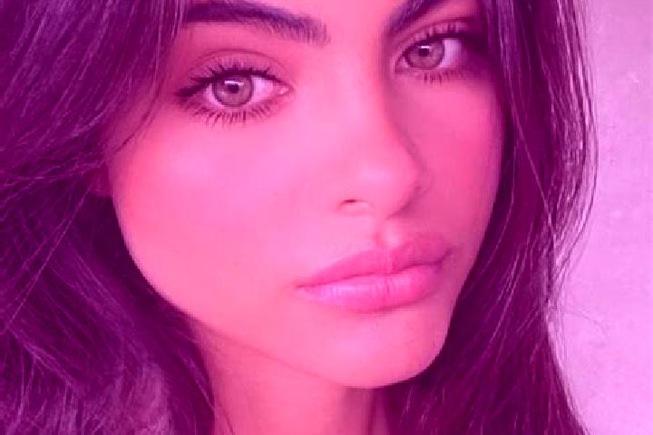 Iris, 36, a brunette green-eyed mixed companion based in Nrondo. Offering Girlfriend Experience, Couples, Deep French Kissing. Available for incall and outca...