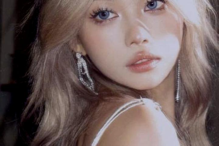 Iris, 36, a platinum blonde blue-eyed asian companion based in Hatunsaray. Offering Duos, BDSM, Striptease, Fetish, CIM. Available for incall and outcall, da...