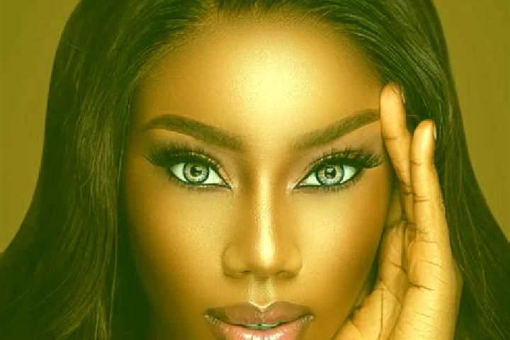 Iris, 36, a red blue-eyed ebony companion based in Miramont-de-Guyenne. Offering BDSM, Dinner Date, Striptease. Available for incall and outcall, day and eve...
