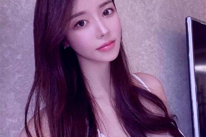 Iris, 36 — Escort in Guan er, China