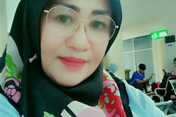 Iris, 36 — Escort in Raha, Indonesia