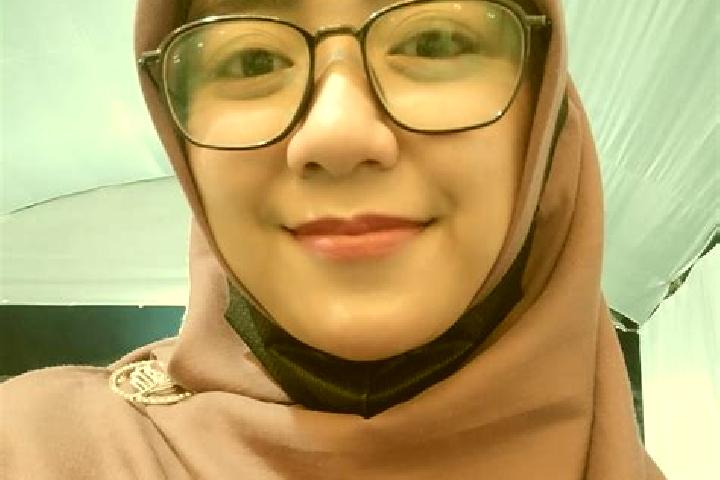Iris, 36 — Escort in Wates, Indonesia