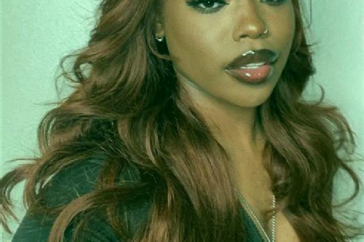 Iris, 37, a auburn amber-eyed ebony companion based in Pouance. Offering Overnight, Duos, Tantra. Available for incall and outcall, day and evening dates.
