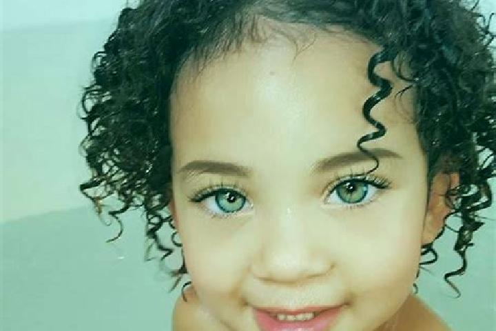 Iris, 37, a black green-eyed mixed companion based in Gadhdhoo. Offering A-Level, Party Girl. Available for incall and outcall, overnight bookings available.