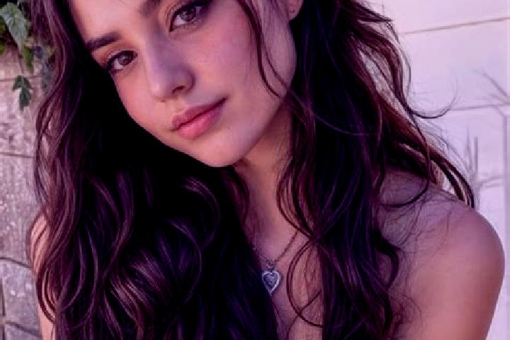 Iris, 37, a brunette hazel-eyed middle eastern companion based in Verkhnyaya Toyma. Offering Roleplay, Erotic Massage, Overnight. Available for incall and ou...