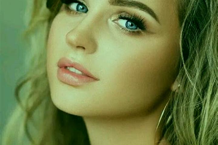 Iris, 37, a dark blonde blue-eyed caucasian companion based in Gewok. Offering BDSM, Fetish, OWO, GFE. Available for incall and outcall, overnight bookings a...