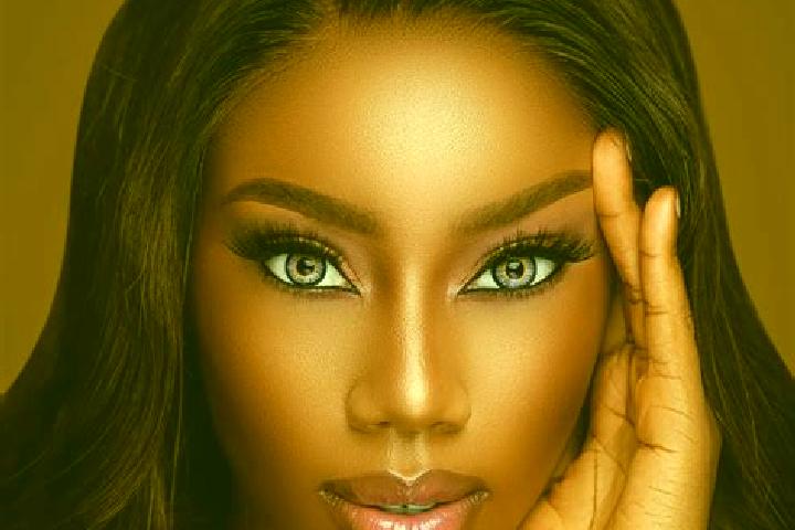 Iris, 37, a red blue-eyed ebony companion based in Srae Ambel. Offering Duos, Couples, A-Level, GFE. Available for incall and outcall, day and evening dates.