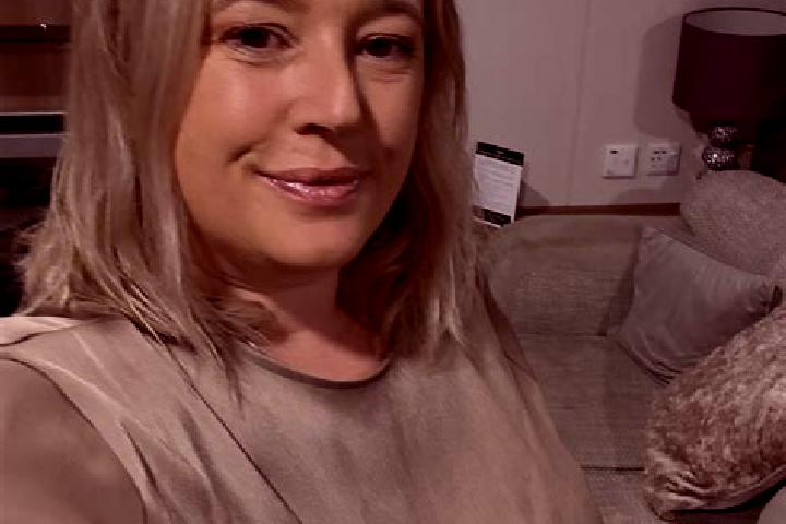 Iris, 37 — Escort in Costessey, United Kingdom