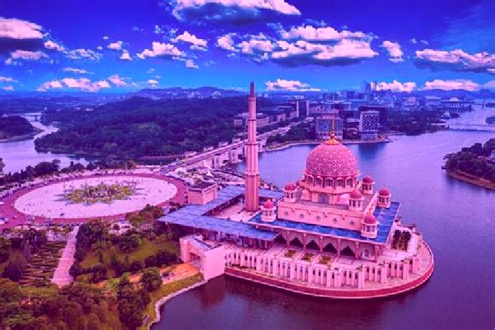 Iris, 37 — Escort in Putrajaya, Malaysia
