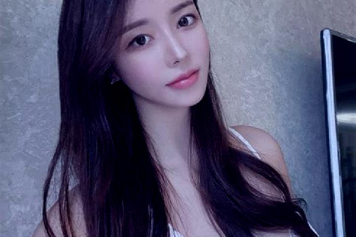 Iris, 37 — Escort in Shitouzui, China