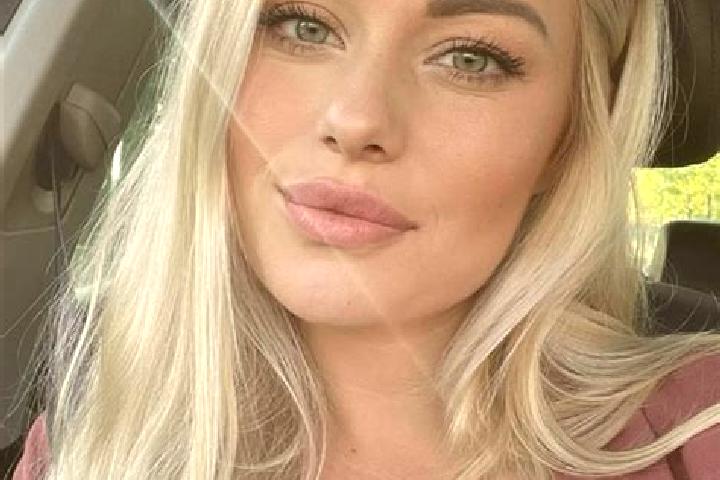 Iris, 38, a blonde hazel-eyed middle eastern companion based in Orfanio. Offering BDSM, GFE, 69, Striptease. Available for incall and outcall, overnight book...