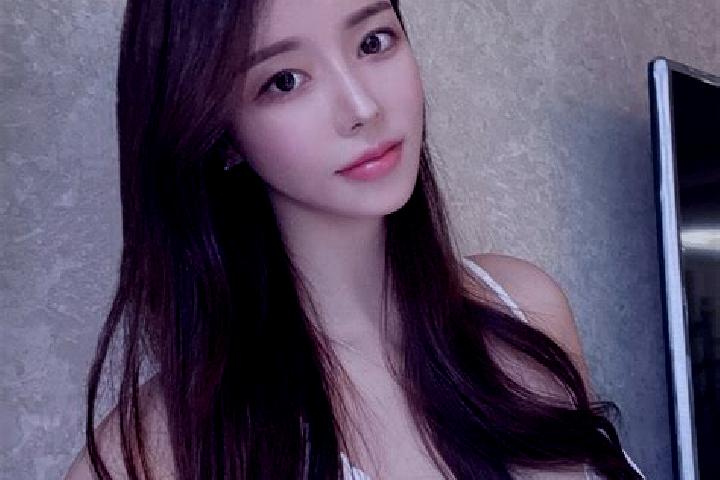 Iris, 38 — Escort in Huitang, China