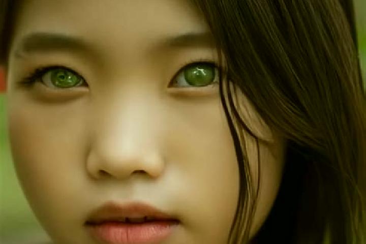 Iris, 39, a black green-eyed asian companion based in Teskovice. Offering Striptease, Duos, OWO. Available for incall and outcall, day and evening dates.