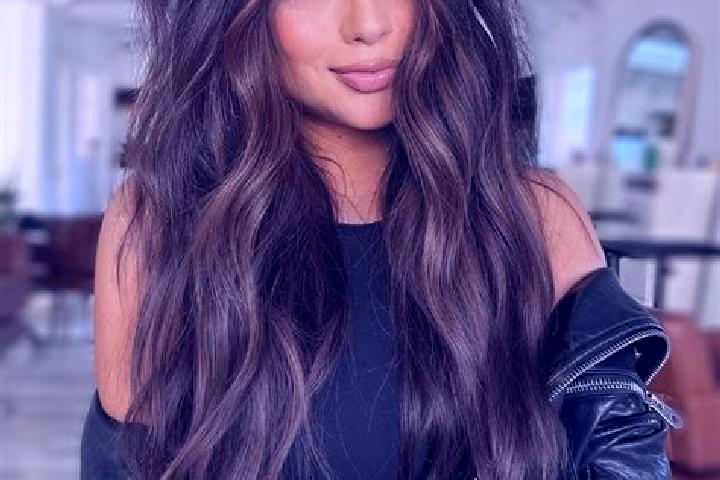 Iris, 39, a brunette dark-eyed mixed companion based in Falticeni. Offering Striptease, Deep French Kissing, GFE, Domination. Available for incall and outcal...