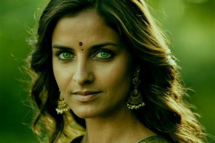Iris, 39, a chestnut green-eyed indian companion based in Lauradorp. Offering Party Girl, BDSM, Tantra. Available for incall and outcall, day and evening dates.