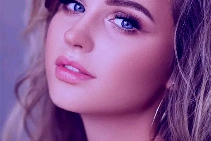 Iris, 39, a dark blonde blue-eyed mediterranean companion based in Tepanco. Offering OWO, CIM, BDSM, Dinner Date, Couples. Available for incall and outcall, ...