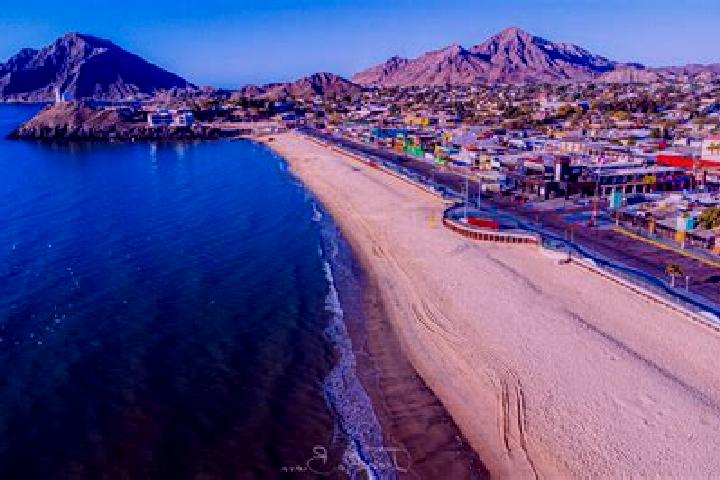 Iris, 39 — Escort in San Felipe Tepemaxalco, Mexico