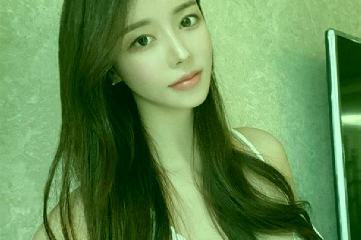 Iris, 39 — Escort in Zequan, China