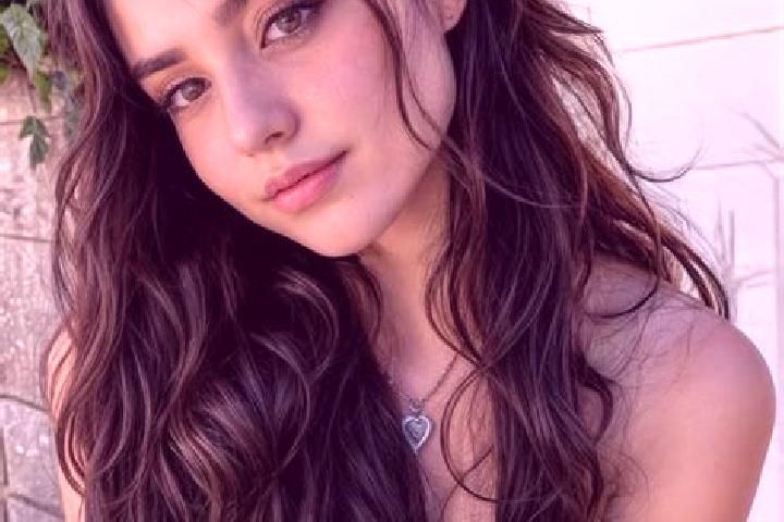 Isabella, 20, a auburn brown-eyed caribbean companion based in Santa Cruz. Offering OWO, Domination, A-Level. Available for incall and outcall, overnight boo...