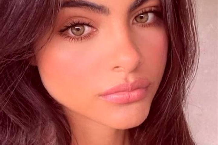 Isabella, 20, a brunette dark-eyed indian companion based in Yesilli. Offering BDSM, Travel Companion, GFE, Striptease. Available for incall and outcall, ove...