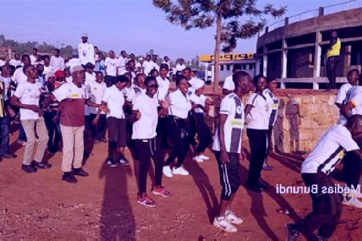 Isabella, 20 — Escort in Kayogoro, Burundi