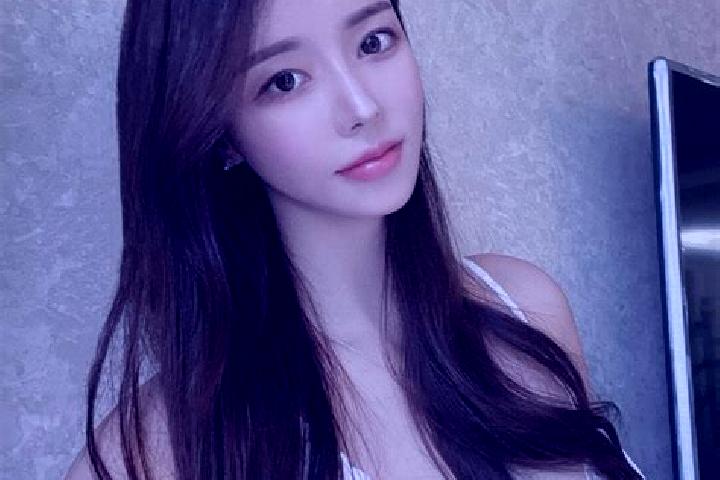 Isabella, 20 — Escort in Liukuaizhuang, China