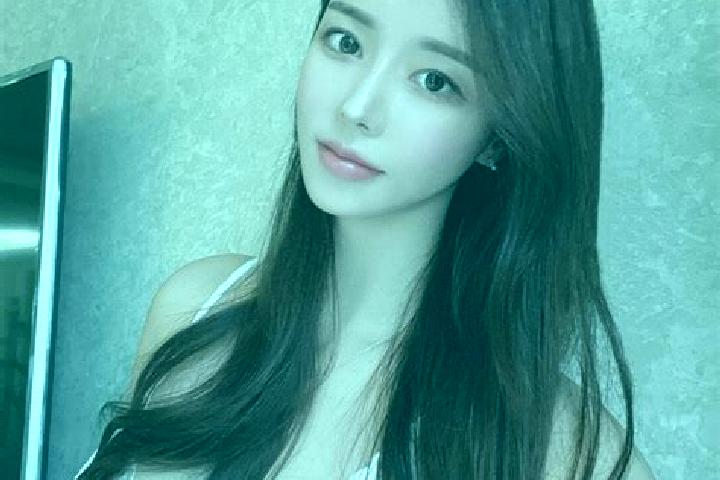 Isabella, 20 — Escort in Picheng, China