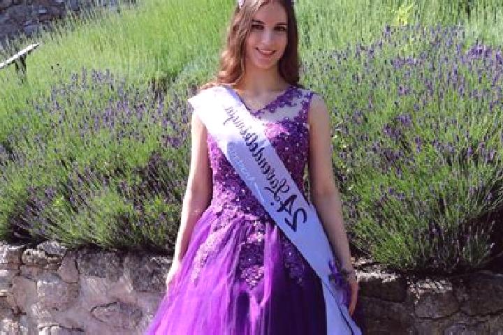 Isabella, 20 — Escort in Schrattenthal, Austria