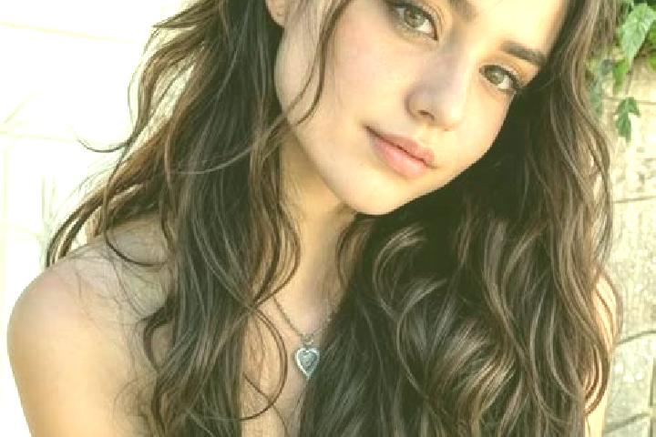 Isabella, 21, a auburn hazel-eyed latina companion based in Magadi. Offering Party Girl, 69, Dinner Date, CIM. Available for incall and outcall, day and even...
