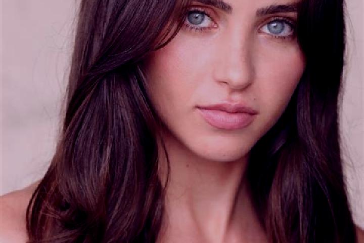 Isabella, 21, a brunette brown-eyed latina companion based in Bourecq. Offering Dinner Date, Party Girl, Domination. Available for incall and outcall, overni...
