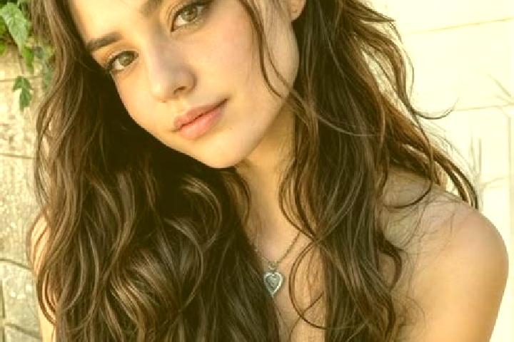 Isabella, 21, a brunette hazel-eyed middle eastern companion based in Guadalupe. Offering OWO, Deep French Kissing, Overnight, Fetish, Erotic Massage. Availa...