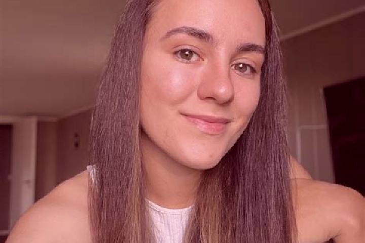 Isabella, 21 — Escort in Akrehamn, Norway