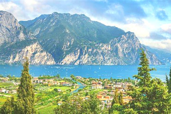 Isabella, 21 — Escort in Salionze, Italy