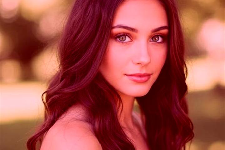 Isabella, 22, a brunette hazel-eyed slavic companion based in Banjar Wangsian. Offering Massage, Domination, Striptease, Roleplay, Tantra. Available for inca...