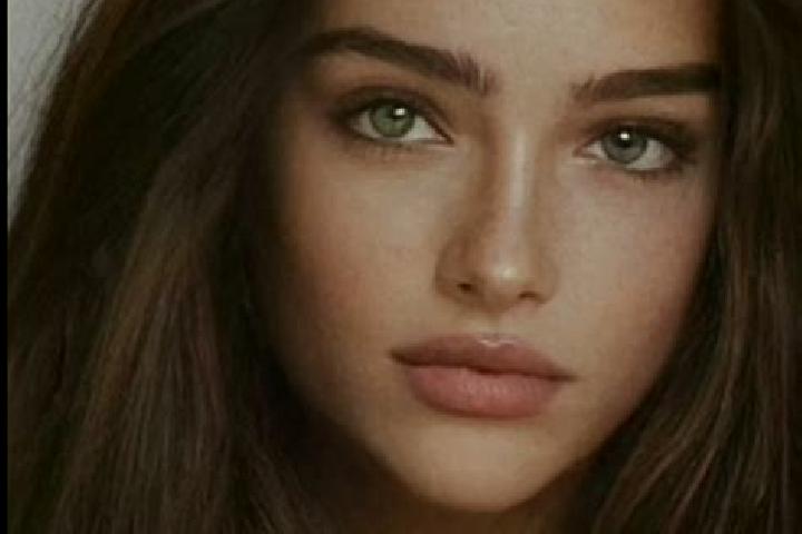 Isabella, 22, a chestnut grey-eyed caucasian companion based in Gloucester. Offering Fetish, GFE, Duos. Available for incall and outcall, day and evening dates.