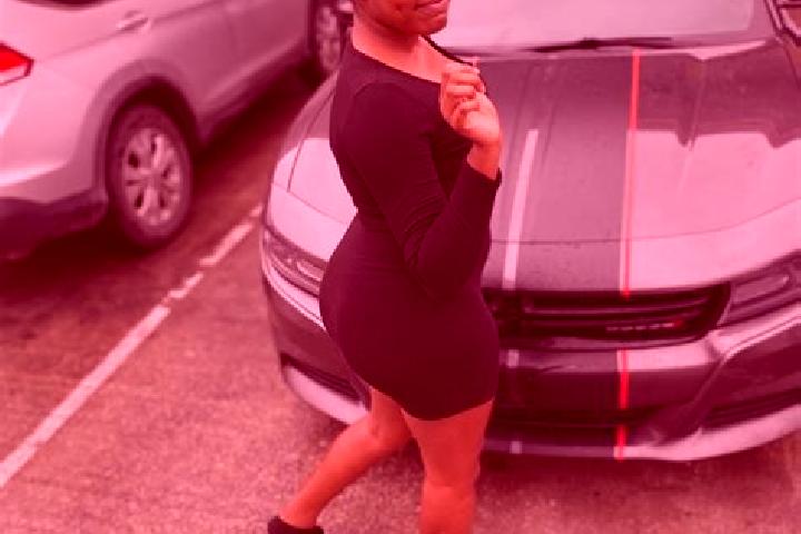 Isabella, 22, a red dark-eyed ebony companion based in Ras. Offering Fetish, Couples, Striptease. Available for incall and outcall, day and evening dates.