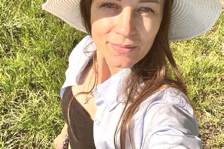 Isabella, 22 — Escort in Codreni, Romania