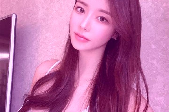 Isabella, 22 — Escort in Gyamco, China
