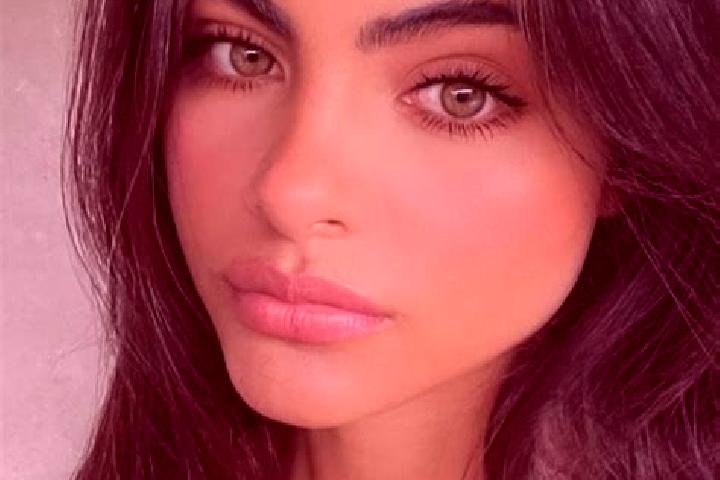 Isabella, 23, a auburn dark-eyed european companion based in Grenfell. Offering A-Level, CIM, Tantra. Available for incall and outcall, day and evening dates.