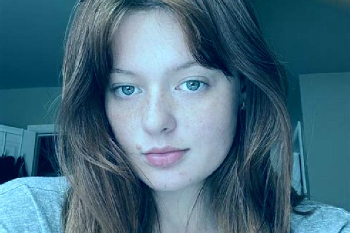 Isabella, 23, a auburn grey-eyed european companion based in Parau Negru. Offering Travel Companion, Prostate Massage, CIM. Available for incall and outcall,...