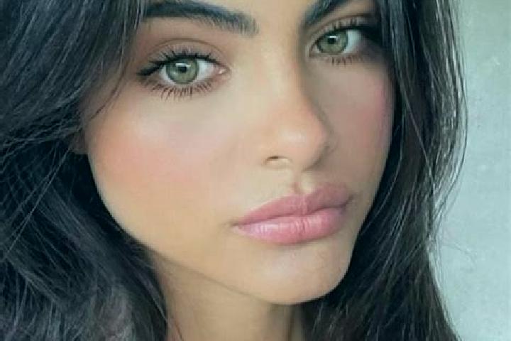 Isabella, 23, a brunette dark-eyed ebony companion based in Vahagni. Offering CIM, GFE, Fetish. Available for incall and outcall, day and evening dates.