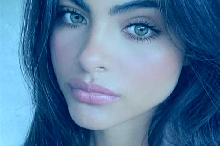 Isabella, 23, a brunette dark-eyed slavic companion based in Pompeia. Offering Dinner Date, OWO, Striptease, Prostate Massage. Available for incall and outca...