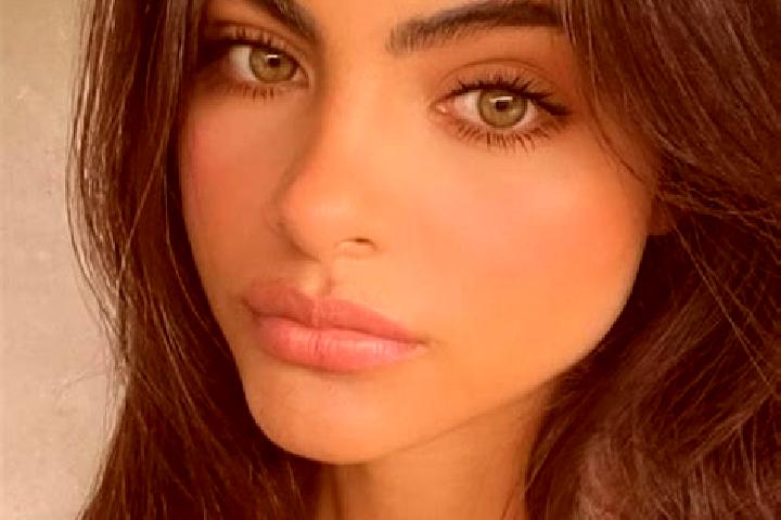 Isabella, 23, a chestnut grey-eyed indian companion based in Carobbio. Offering Roleplay, Overnight, A-Level, Domination. Available for incall and outcall, d...