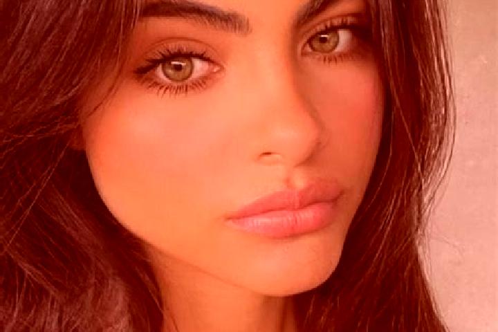 Isabella, 23, a chestnut hazel-eyed latina companion based in Kadvad. Offering Roleplay, Erotic Massage, Fetish, CIM. Available for incall and outcall, overn...