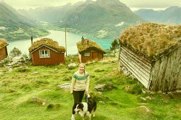 Isabella, 23 — Escort in Fjellstrand, Norway