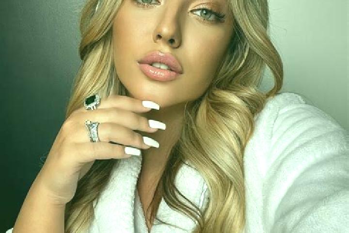 Isabella, 23 — Escort in Kupchyntsi, Ukraine