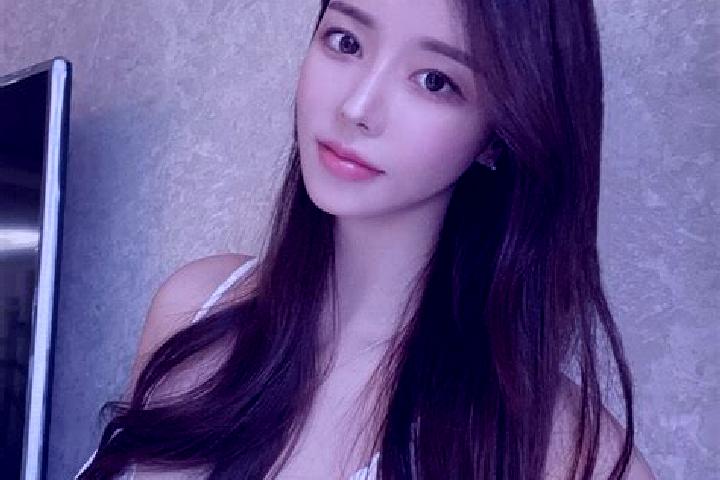 Isabella, 23 — Escort in Nianmu, China
