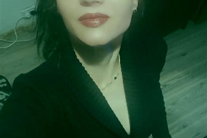 Isabella, 23 — Escort in Poroschia, Romania