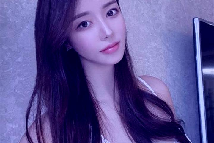 Isabella, 23 — Escort in Wangjiazhuang, China
