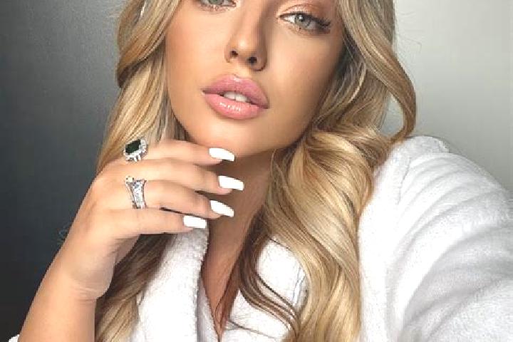 Isabella, 23 — Escort in Zlazne, Ukraine